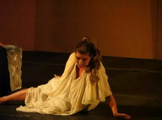 Medea” al Teatro SalaUno: l’apoteosi del femminino